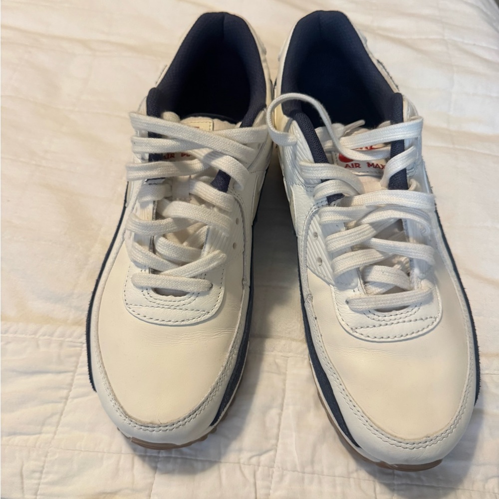 Nike Air Max 90 Men’s Sneakers in Cream, Navy & Tan - Picture 2 of 7